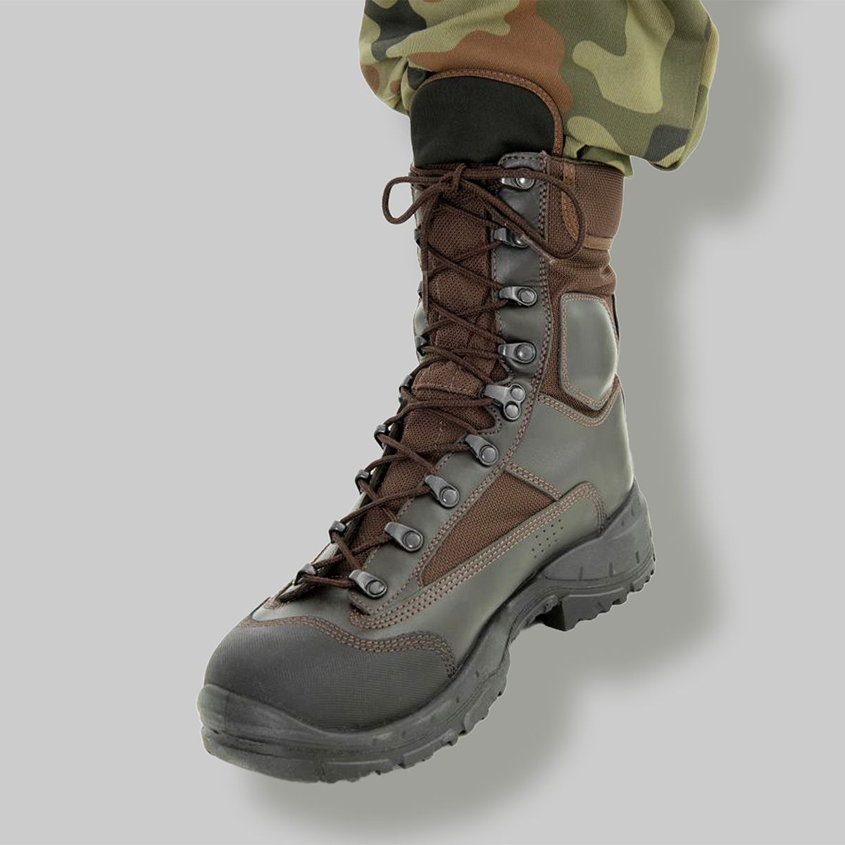 Tkaniny i dzianiny na obuwie wojskowe i taktyczne